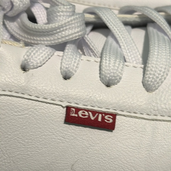 Levis man sneakers very good condition size 9 - Picture 4 of 6
